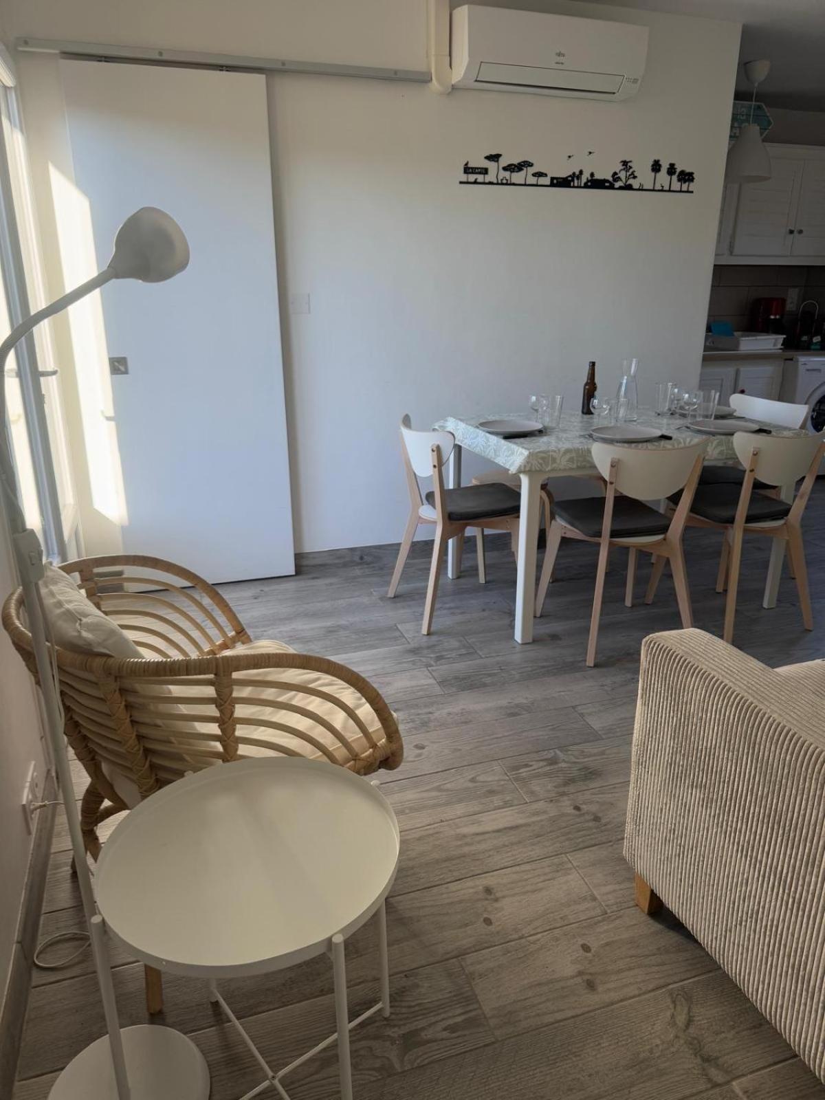 Le Club Des Cigales Apartment Hyeres Exterior photo